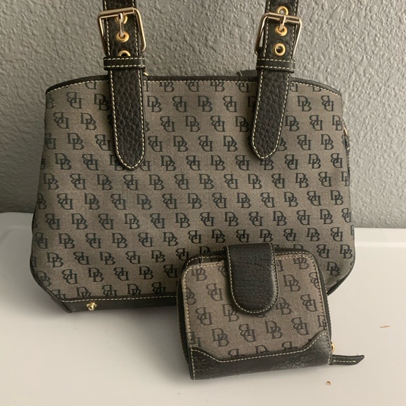 COPY - Purse - Picture 1 of 3